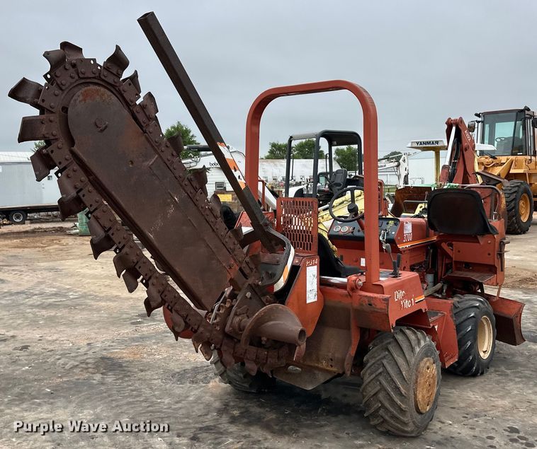 image for item OI9143 2000 Ditch Witch 3700 trencher