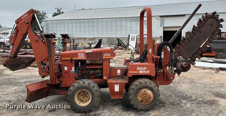 image for item OI9143 2000 Ditch Witch 3700 trencher