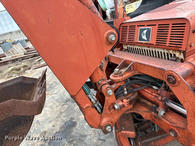 image for item OI9143 2000 Ditch Witch 3700 trencher