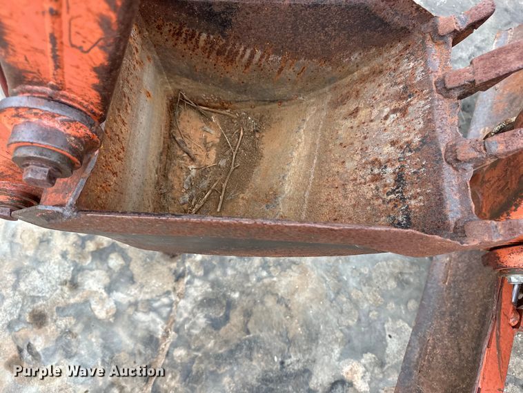 image for item OI9143 2000 Ditch Witch 3700 trencher