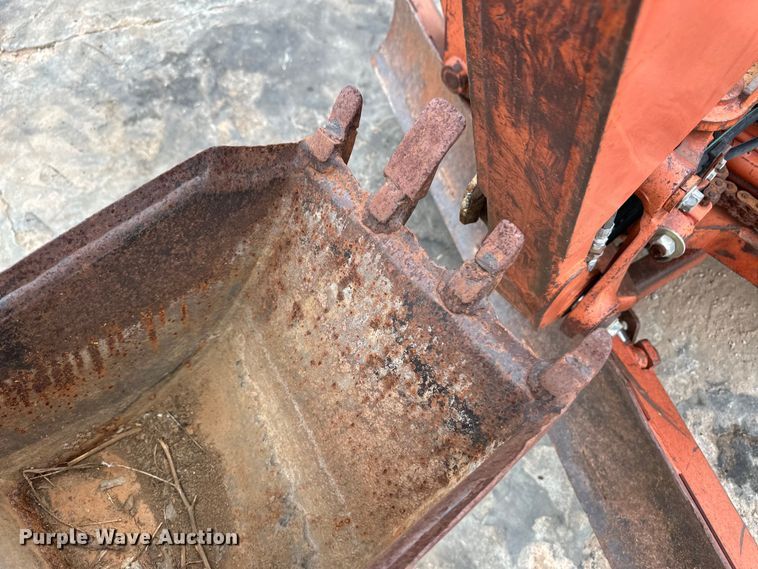 image for item OI9143 2000 Ditch Witch 3700 trencher