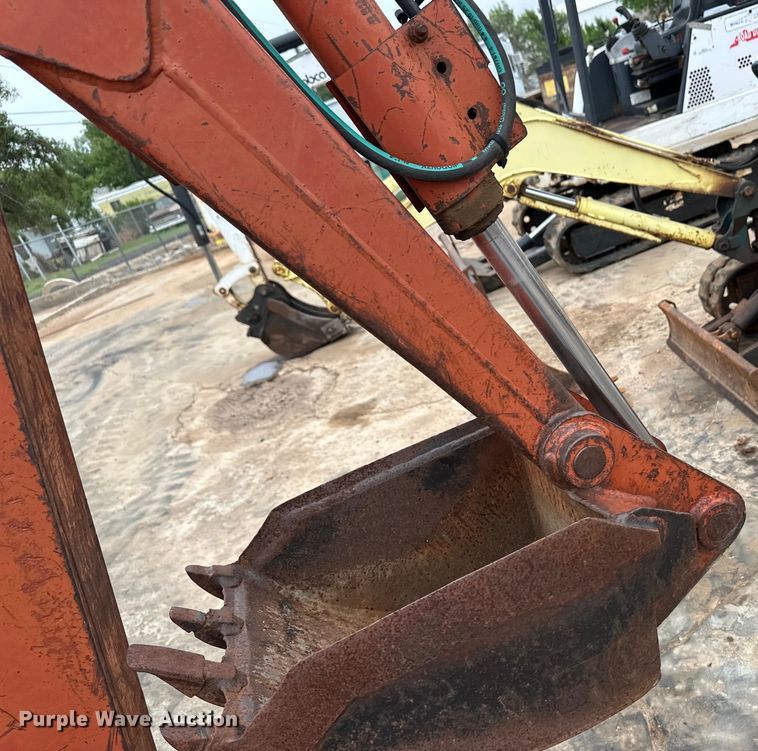 image for item OI9143 2000 Ditch Witch 3700 trencher