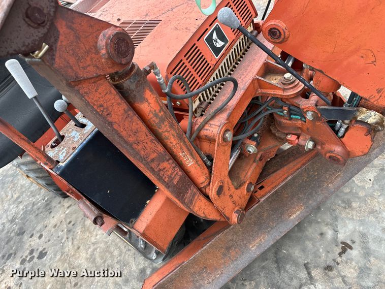 image for item OI9143 2000 Ditch Witch 3700 trencher
