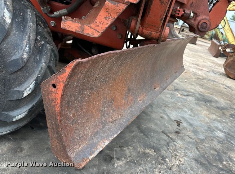 image for item OI9143 2000 Ditch Witch 3700 trencher