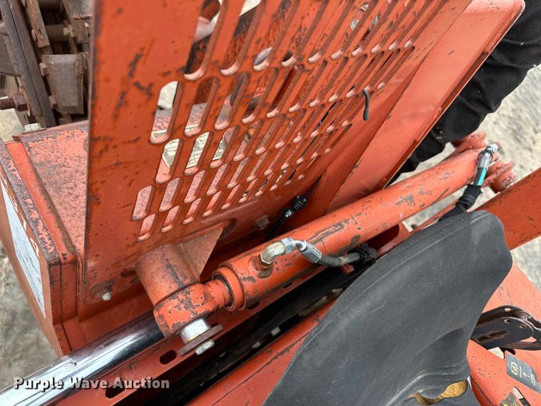 image for item OI9143 2000 Ditch Witch 3700 trencher