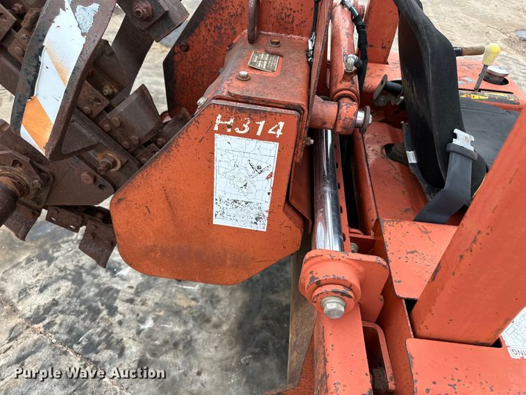 image for item OI9143 2000 Ditch Witch 3700 trencher