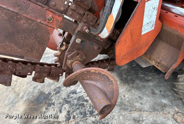 image for item OI9143 2000 Ditch Witch 3700 trencher