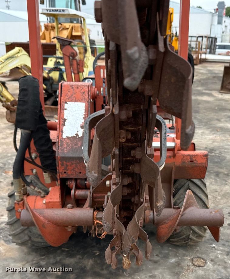 image for item OI9143 2000 Ditch Witch 3700 trencher