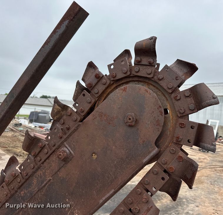 image for item OI9143 2000 Ditch Witch 3700 trencher
