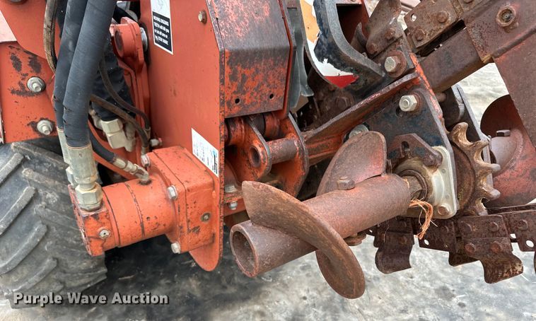 image for item OI9143 2000 Ditch Witch 3700 trencher