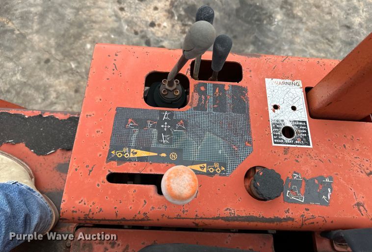 image for item OI9143 2000 Ditch Witch 3700 trencher