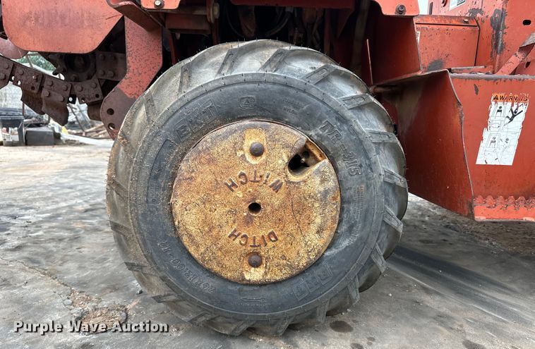 image for item OI9143 2000 Ditch Witch 3700 trencher