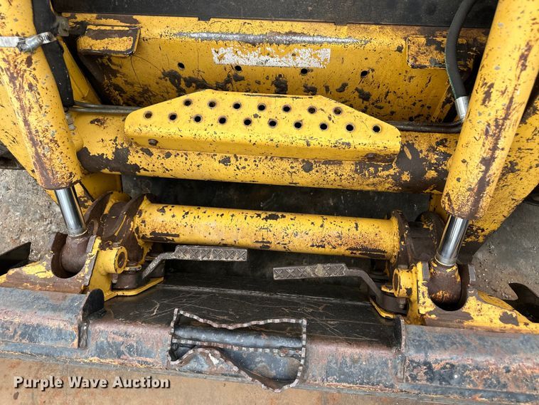 image for item OI9144 1999 John Deere 250 skid steer loader