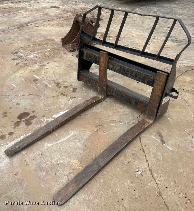 image for item OI9144 1999 John Deere 250 skid steer loader