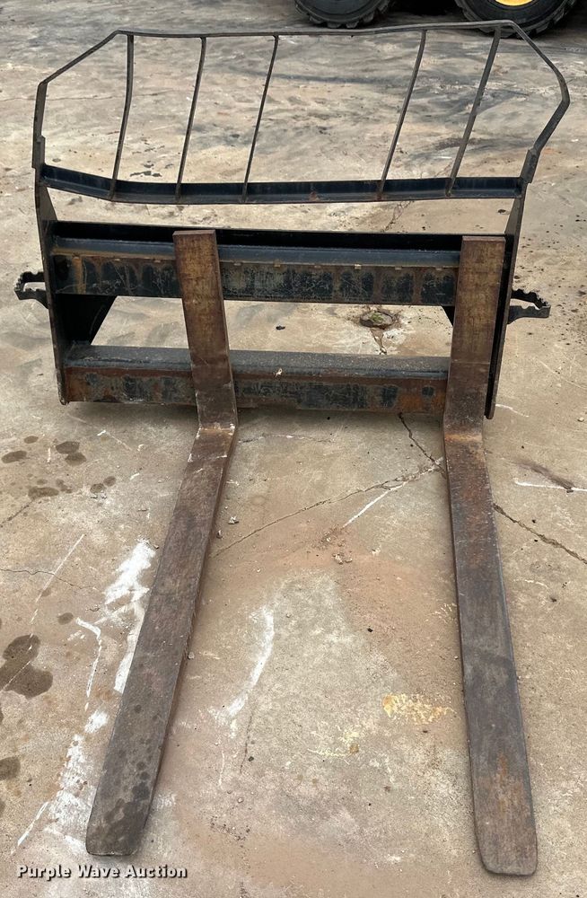 image for item OI9144 1999 John Deere 250 skid steer loader