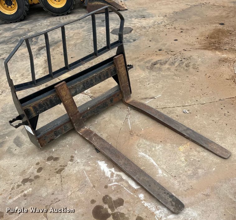 image for item OI9144 1999 John Deere 250 skid steer loader