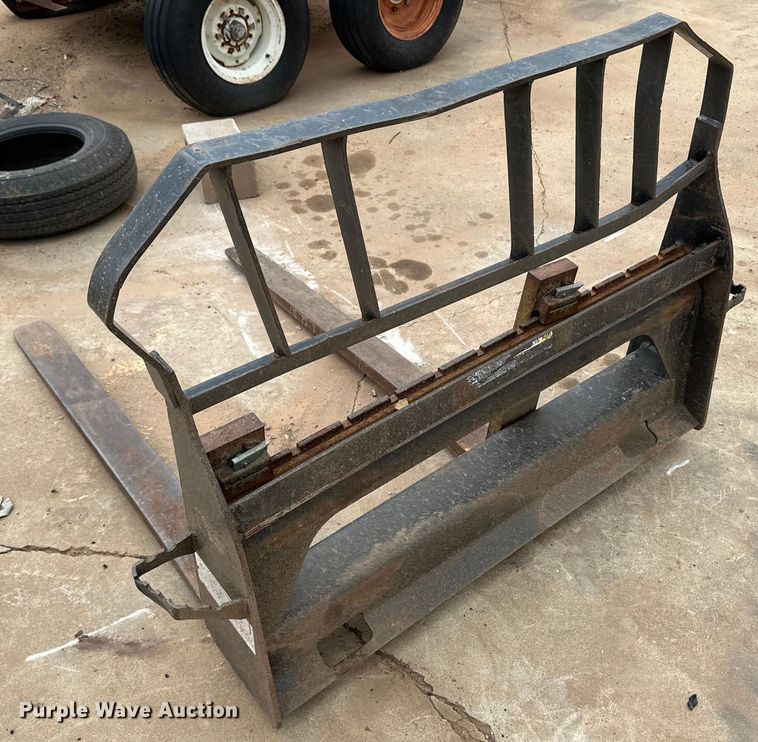 image for item OI9144 1999 John Deere 250 skid steer loader