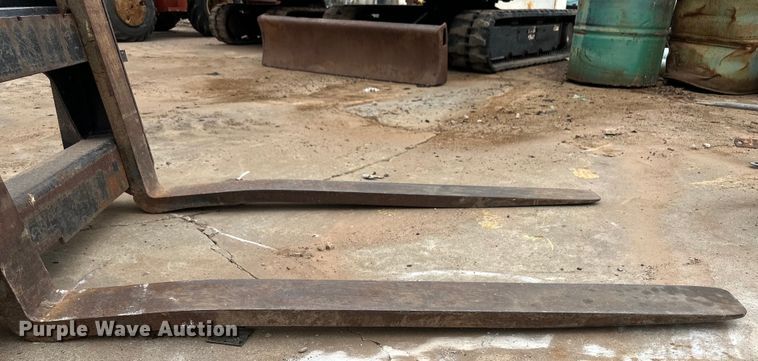 image for item OI9144 1999 John Deere 250 skid steer loader