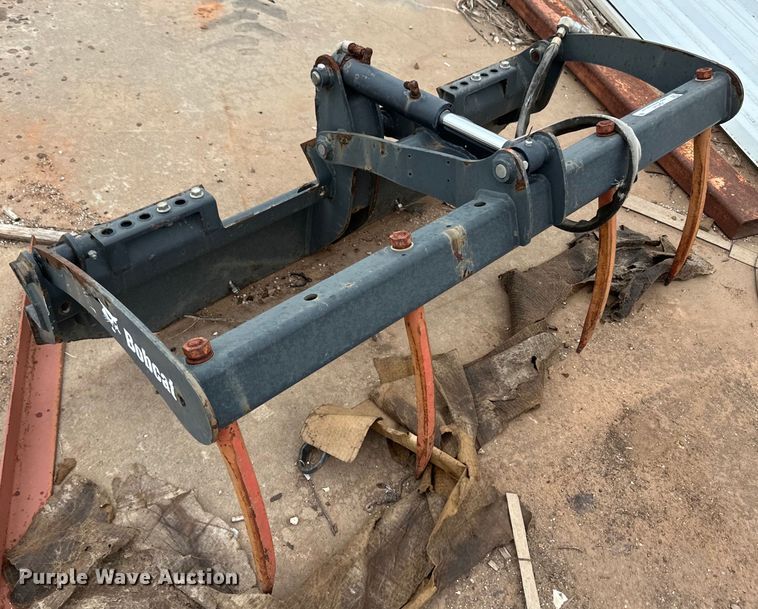 image for item OI9145 2011 Bobcat GRPL55 skid steer grapple