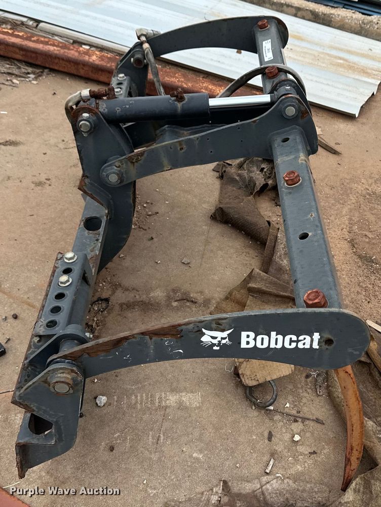 image for item OI9145 2011 Bobcat GRPL55 skid steer grapple