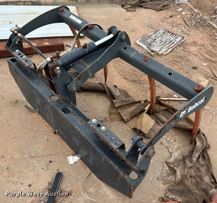 image for item OI9145 2011 Bobcat GRPL55 skid steer grapple