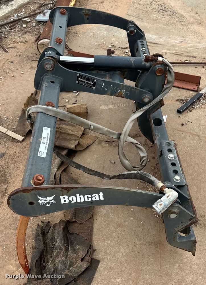 image for item OI9145 2011 Bobcat GRPL55 skid steer grapple