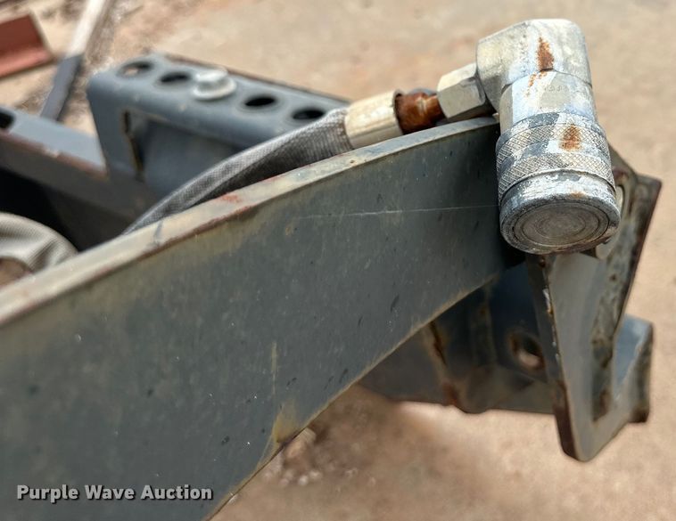 image for item OI9145 2011 Bobcat GRPL55 skid steer grapple