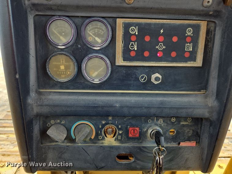 image for item OK9883 1998 Caterpillar  D5M LGP dozer