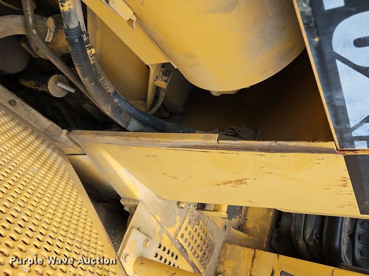 image for item OK9883 1998 Caterpillar  D5M LGP dozer