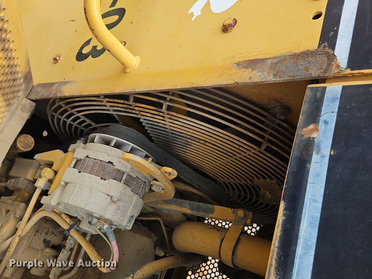 image for item OK9883 1998 Caterpillar  D5M LGP dozer