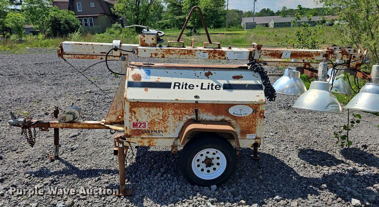 image for item OK9890 Coleman MH4000 light plant