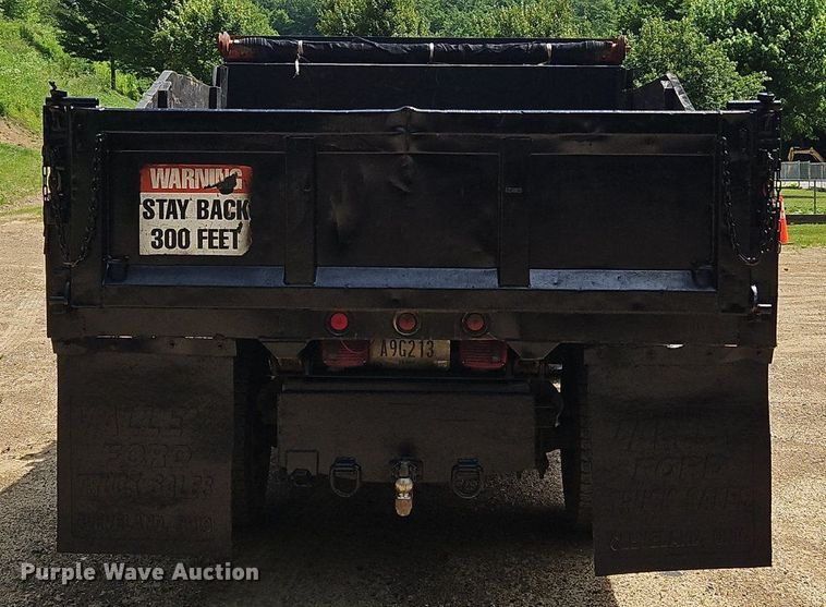 image for item OK9935 2004 Chevrolet  C5500  dump truck