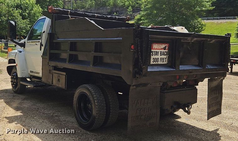 image for item OK9935 2004 Chevrolet  C5500  dump truck