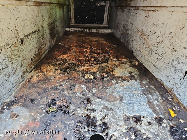 image for item OK9935 2004 Chevrolet  C5500  dump truck