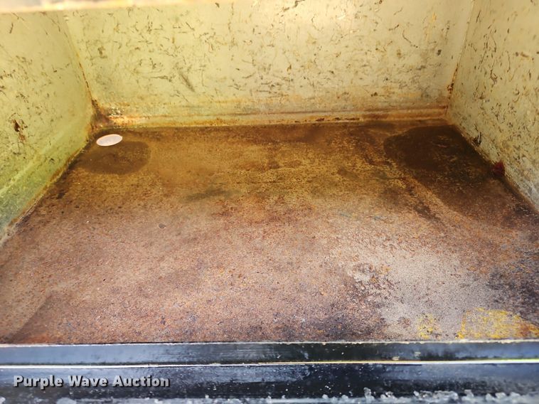 image for item OK9935 2004 Chevrolet  C5500  dump truck