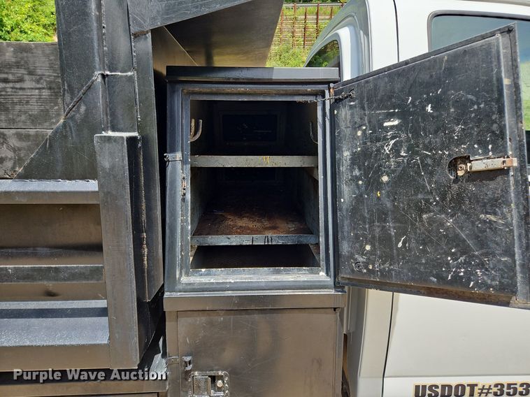 image for item OK9935 2004 Chevrolet  C5500  dump truck