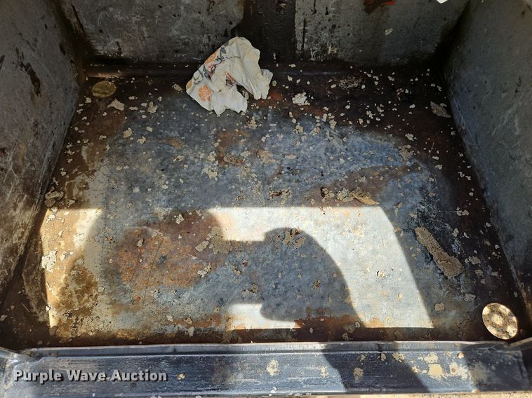 image for item OK9935 2004 Chevrolet  C5500  dump truck