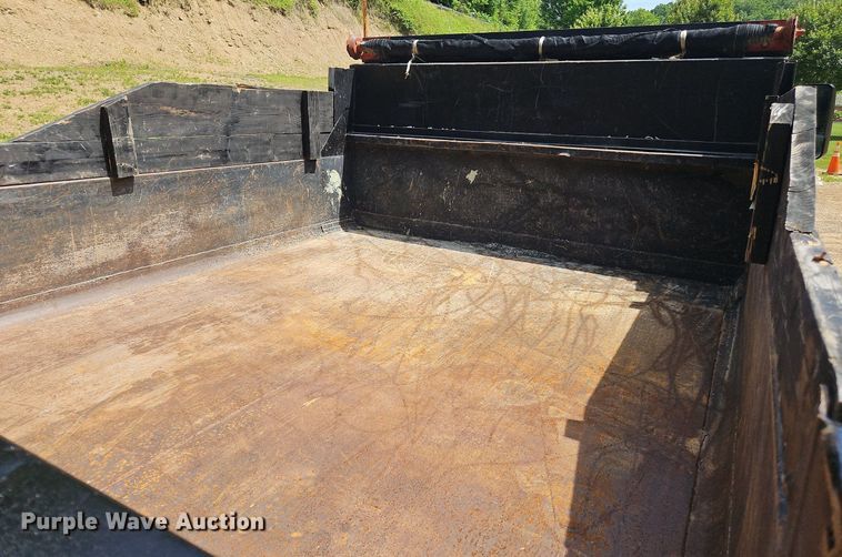 image for item OK9935 2004 Chevrolet  C5500  dump truck