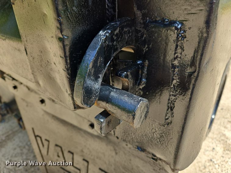 image for item OK9935 2004 Chevrolet  C5500  dump truck