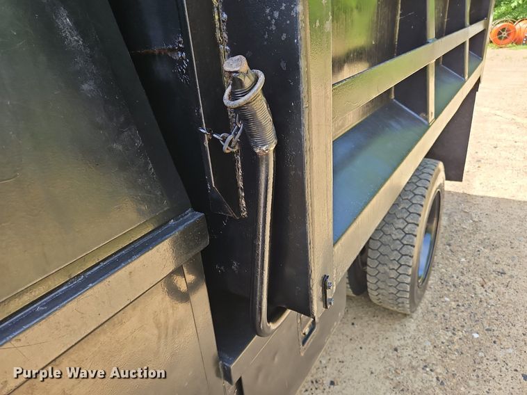 image for item OK9935 2004 Chevrolet  C5500  dump truck