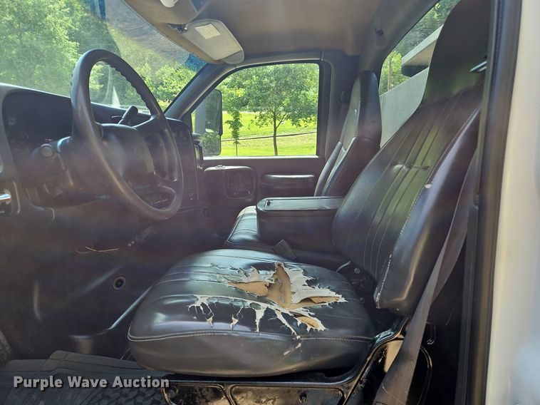 image for item OK9935 2004 Chevrolet  C5500  dump truck