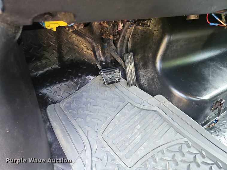 image for item OK9935 2004 Chevrolet  C5500  dump truck