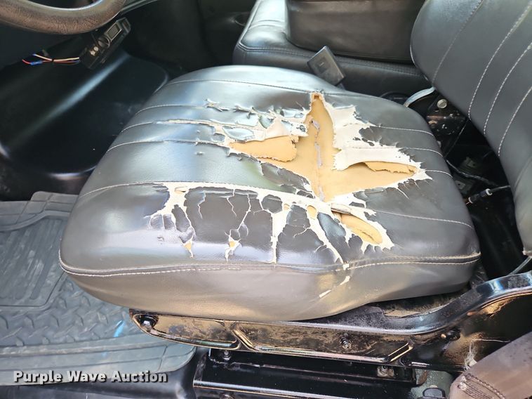 image for item OK9935 2004 Chevrolet  C5500  dump truck