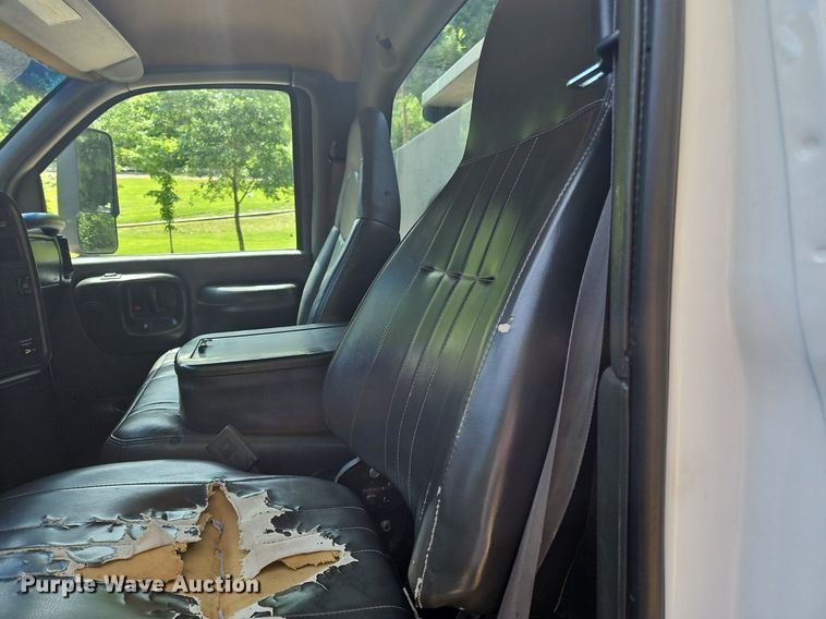 image for item OK9935 2004 Chevrolet  C5500  dump truck