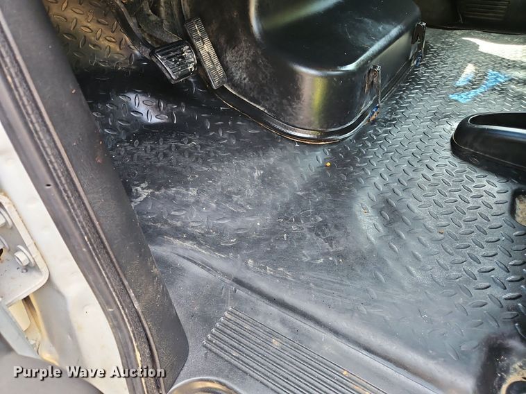 image for item OK9935 2004 Chevrolet  C5500  dump truck