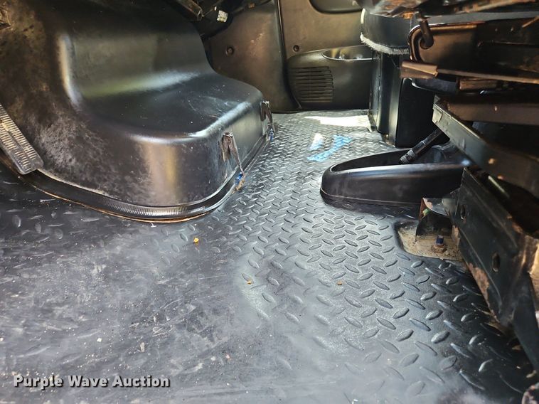 image for item OK9935 2004 Chevrolet  C5500  dump truck