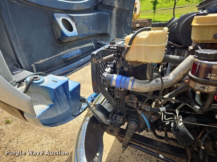 image for item OK9935 2004 Chevrolet  C5500  dump truck