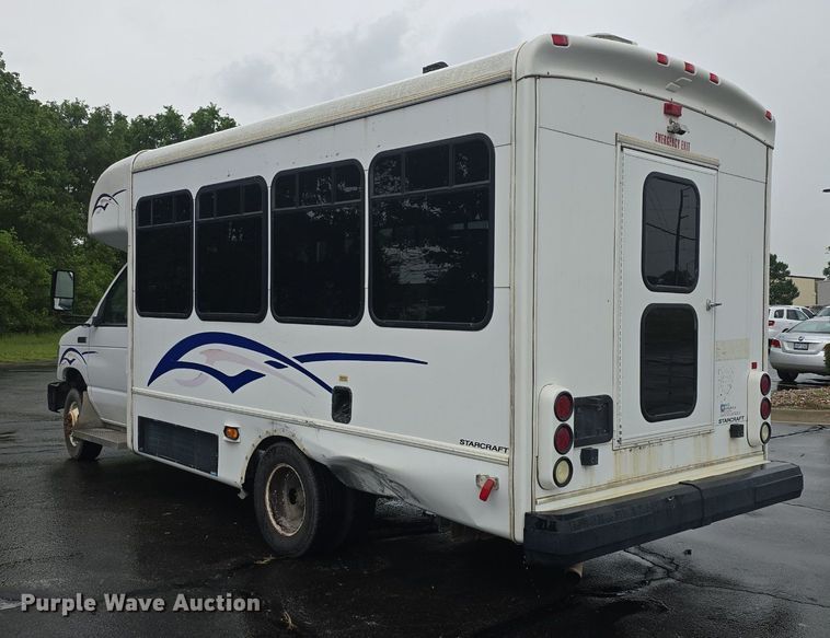 image for item DM1720 2009 Ford  E450 Super Duty  shuttle bus
