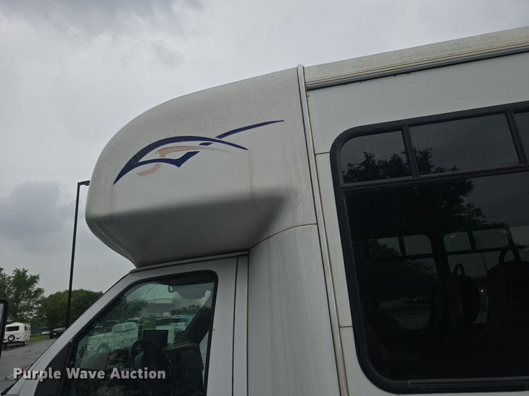 image for item DM1720 2009 Ford  E450 Super Duty  shuttle bus