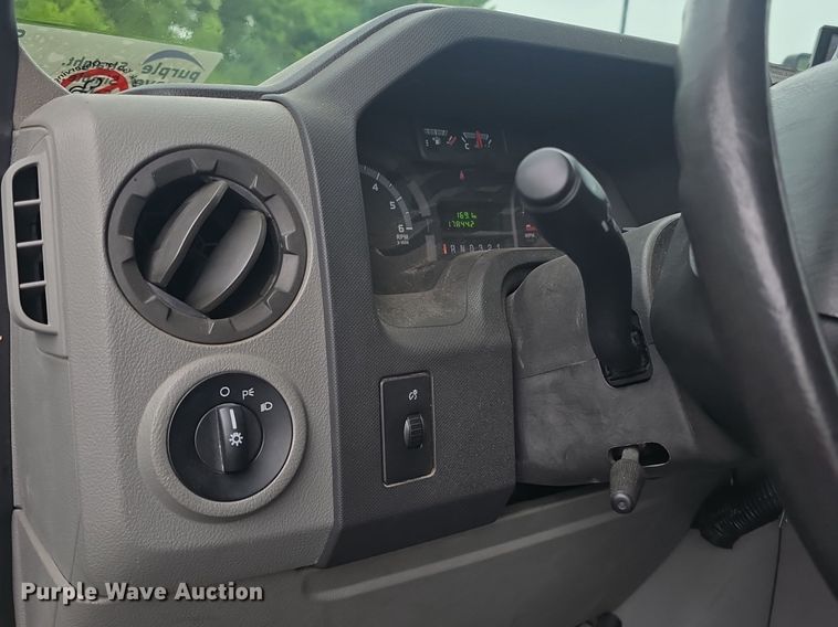 image for item DM1720 2009 Ford  E450 Super Duty  shuttle bus